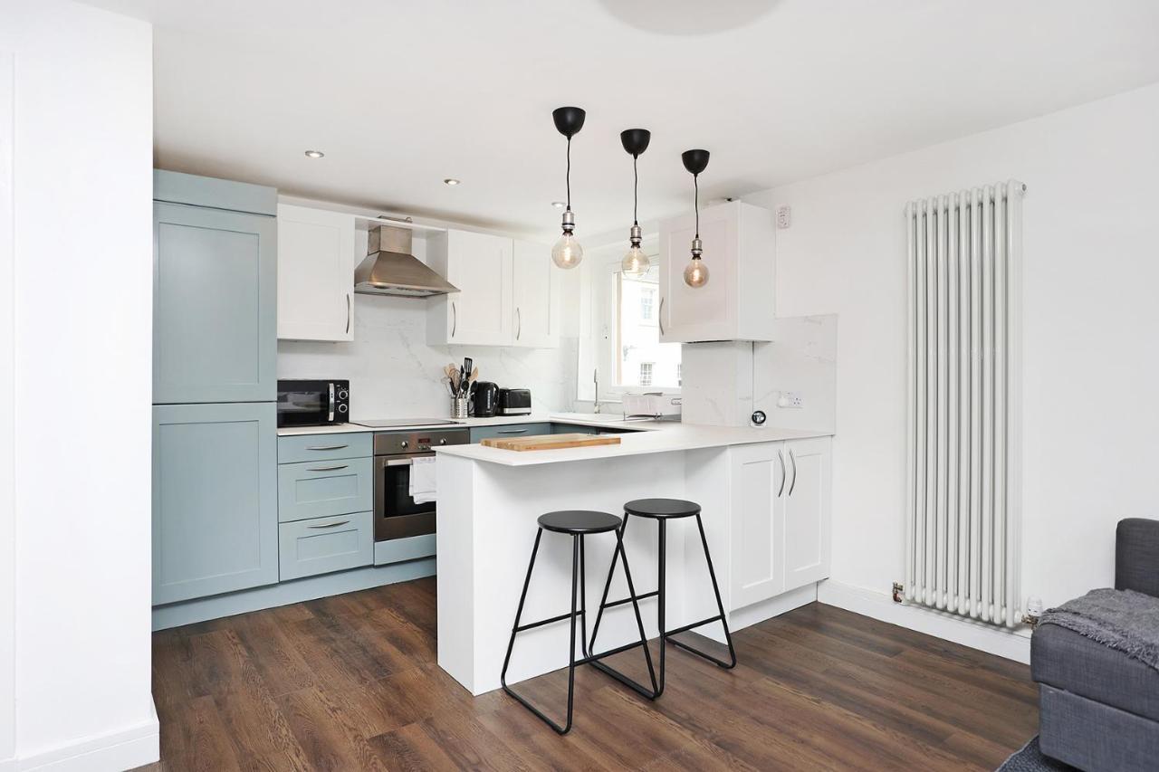 Joivy Contemporary Royal Mile Apartment With Balcony Единбург Екстер'єр фото