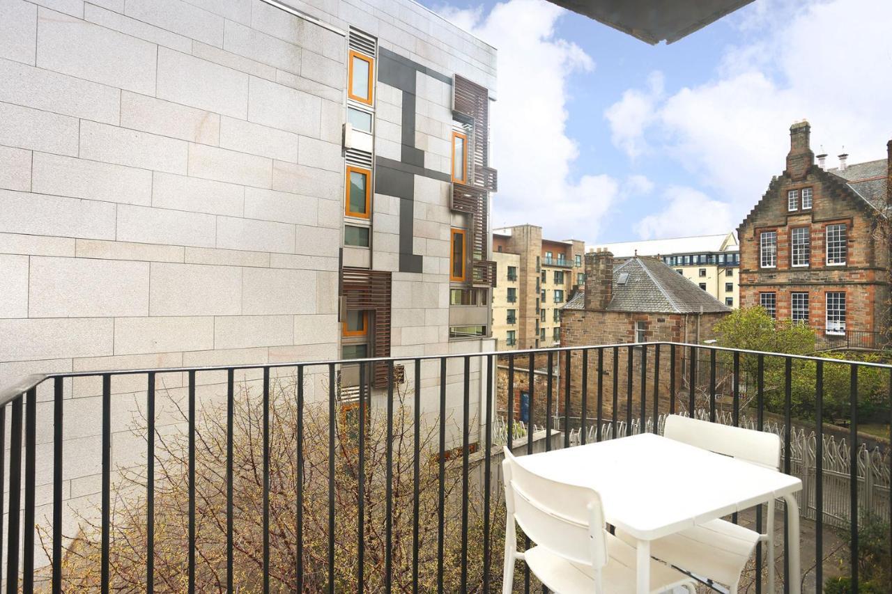 Joivy Contemporary Royal Mile Apartment With Balcony Единбург Екстер'єр фото