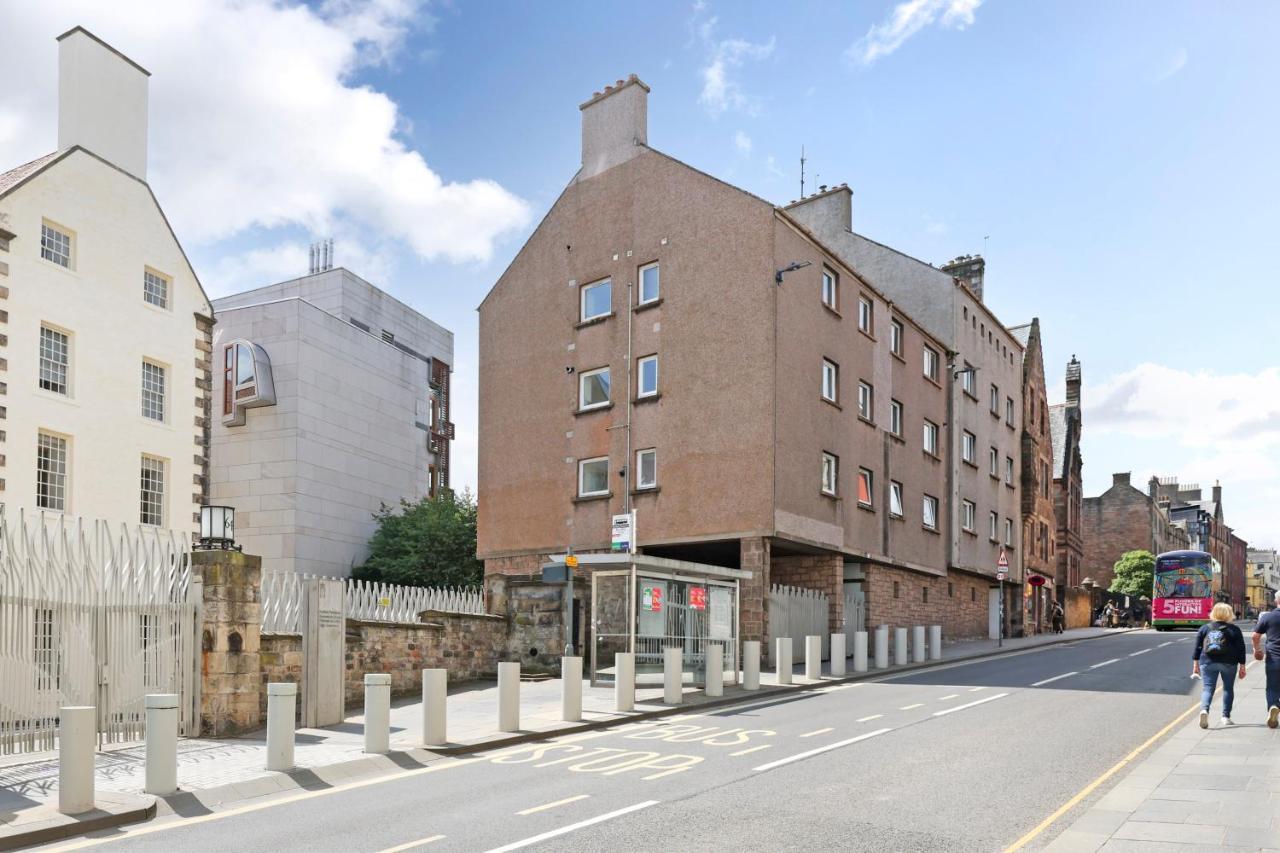 Joivy Contemporary Royal Mile Apartment With Balcony Единбург Екстер'єр фото
